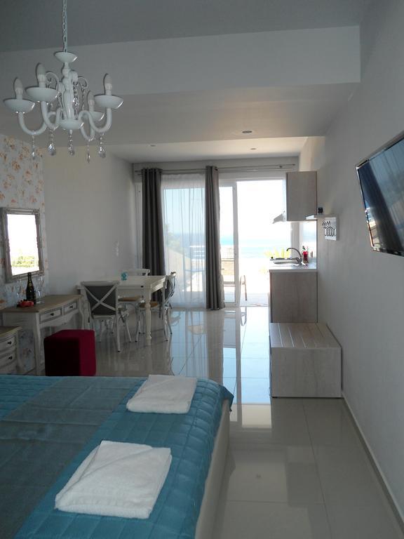 Petrakis Sunset Apartment Palaiochora Ngoại thất bức ảnh