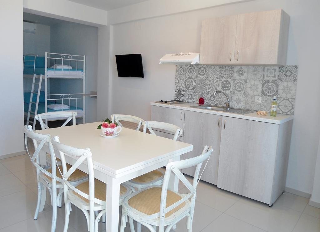 Petrakis Sunset Apartment Palaiochora Ngoại thất bức ảnh